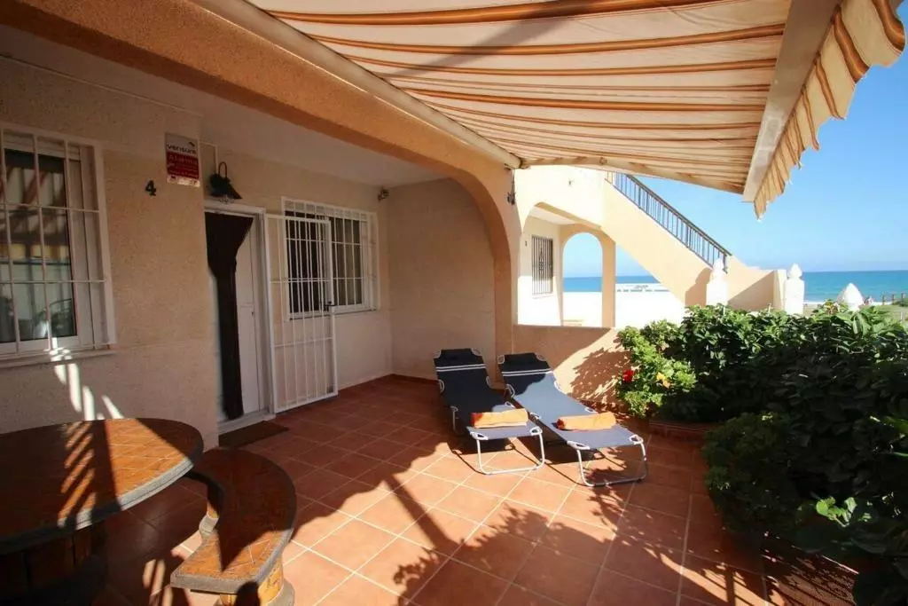 3-bedroom Bungalow In Torrevieja, Spain (120 M²)