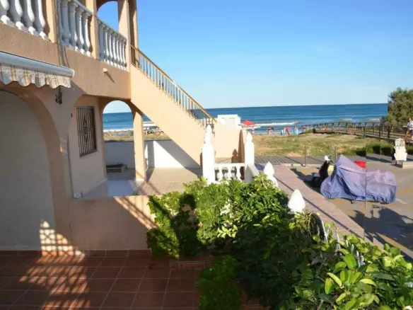 3-bedroom Bungalow In Torrevieja, Spain (120 M²)