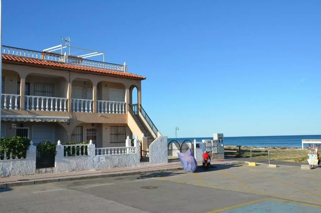3-bedroom Bungalow In Torrevieja, Spain (120 M²)