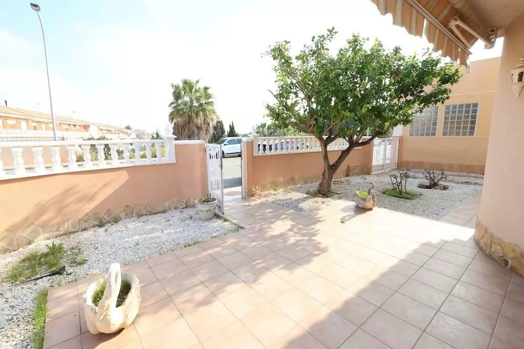 3-bedroom Villa In Torrevieja, Spain (101 M²)