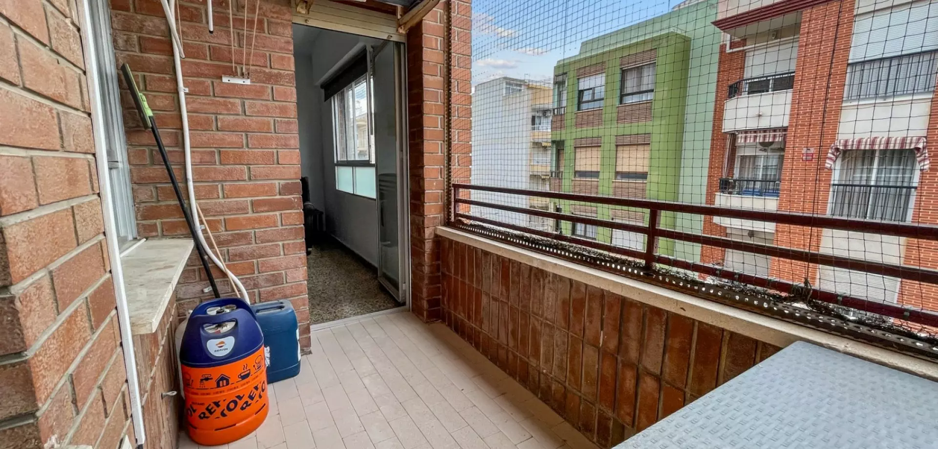 738835_xl-756b3a 4-bedroom Apartment In Guardamar Del Segura, Spain (137 M²)