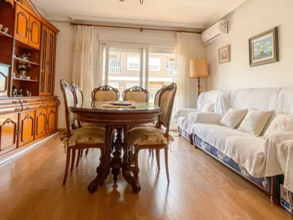 3-bedroom Apartment In Torrevieja, Spain (129 M²)