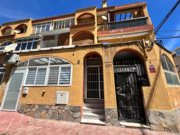 2-bedroom Apartment In Torrevieja, Spain (149 M²)