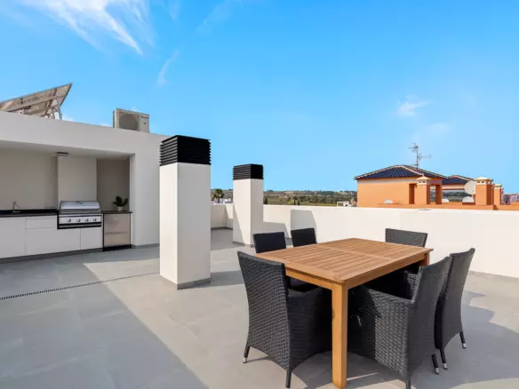 2-bedroom Penthouse In Villamartin, Spain (80 M²)