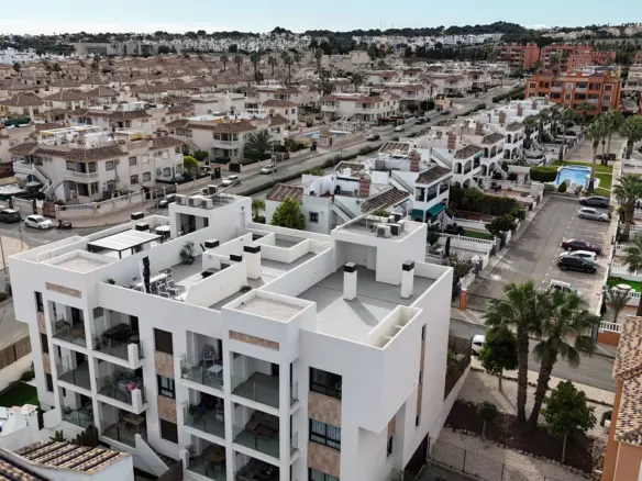 2-bedroom Penthouse In Villamartin, Spain (80 M²)