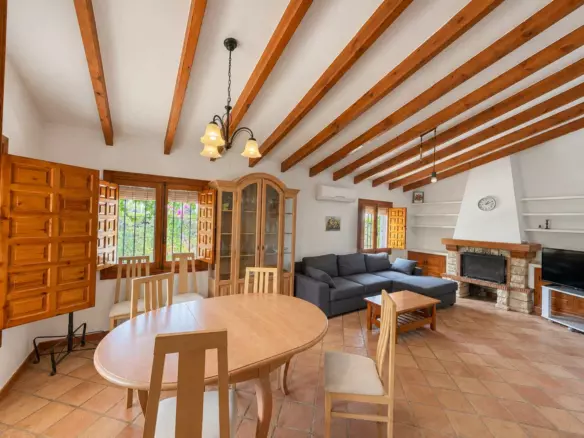 4-bedroom Villa In Cabo Roig, Spain (160 M²)