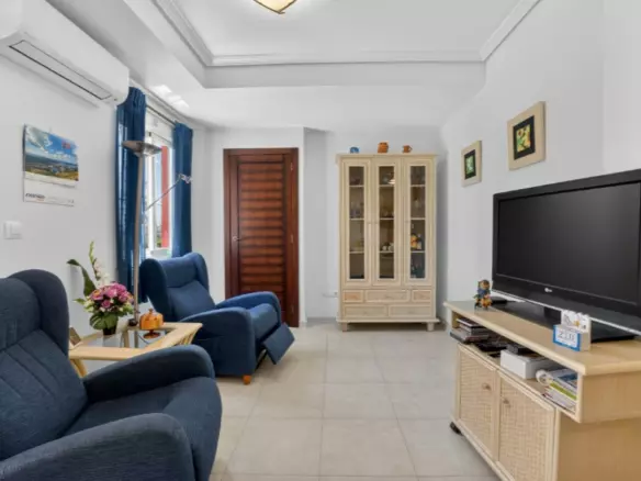 4-bedroom Town House In Torrevieja, Spain (110 M²)
