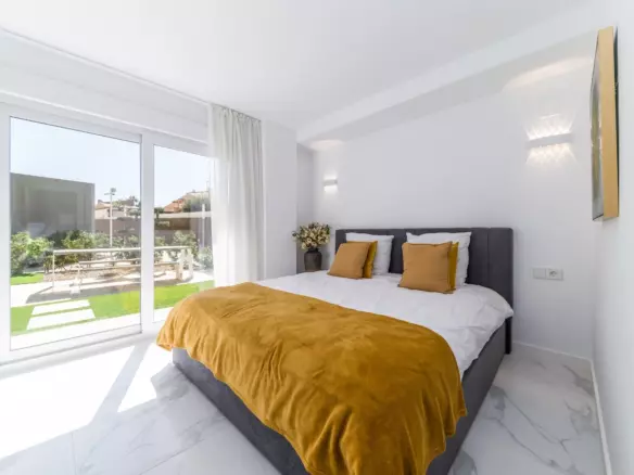2-bedroom Apartment In Torrevieja, Spain (90 M²)