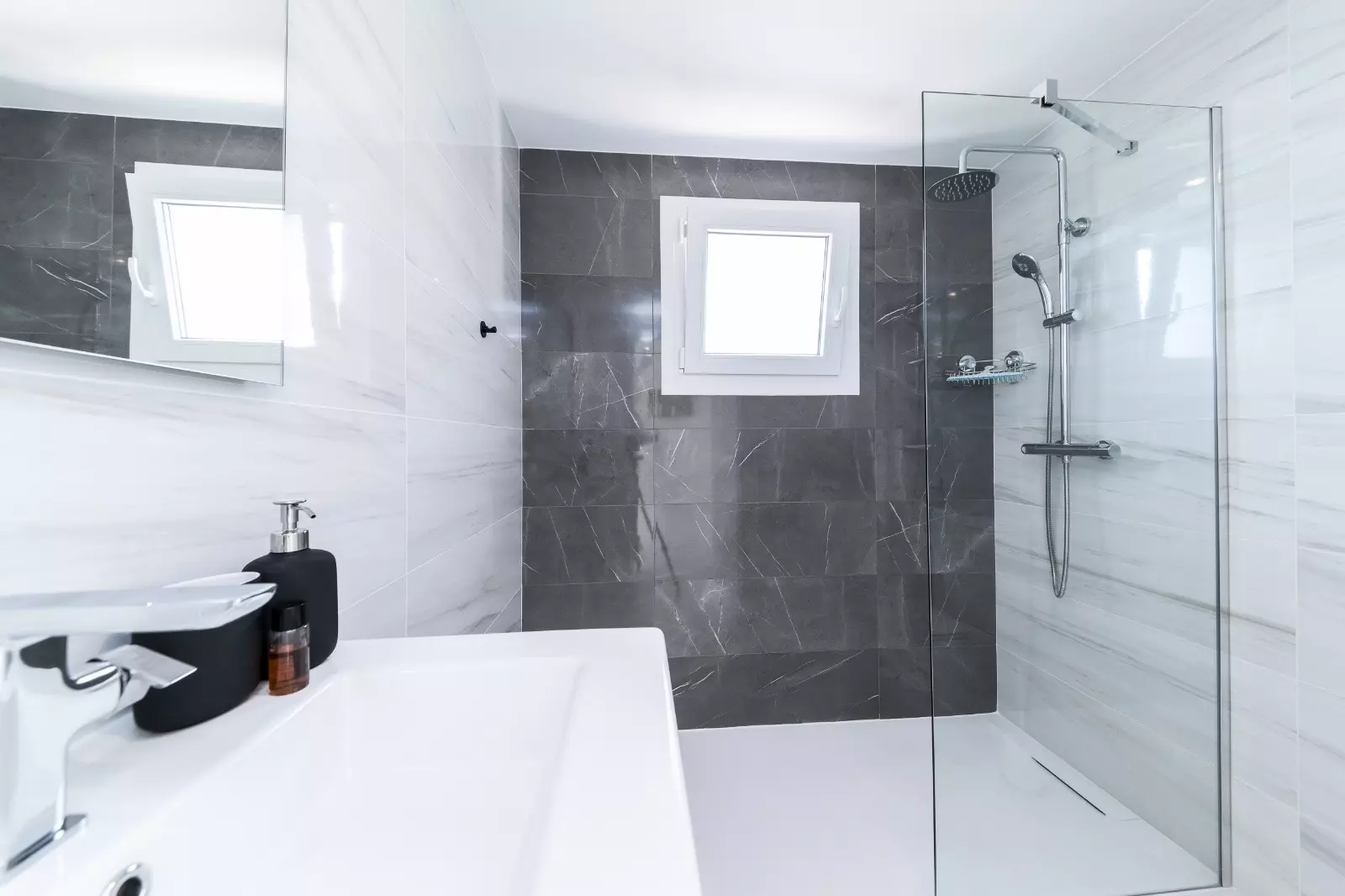 2-bedroom Apartment In Torrevieja, Spain (90 M²)