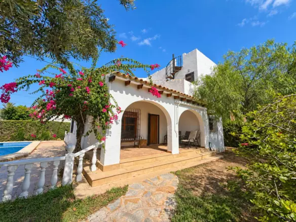 4-bedroom Villa In Cabo Roig, Spain (160 M²)