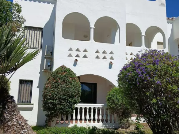 3-bedroom Property In Estepona, Spain (146 M²)
