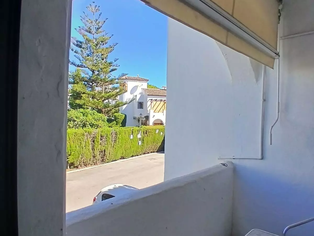 3-bedroom Property In Estepona, Spain (146 M²)
