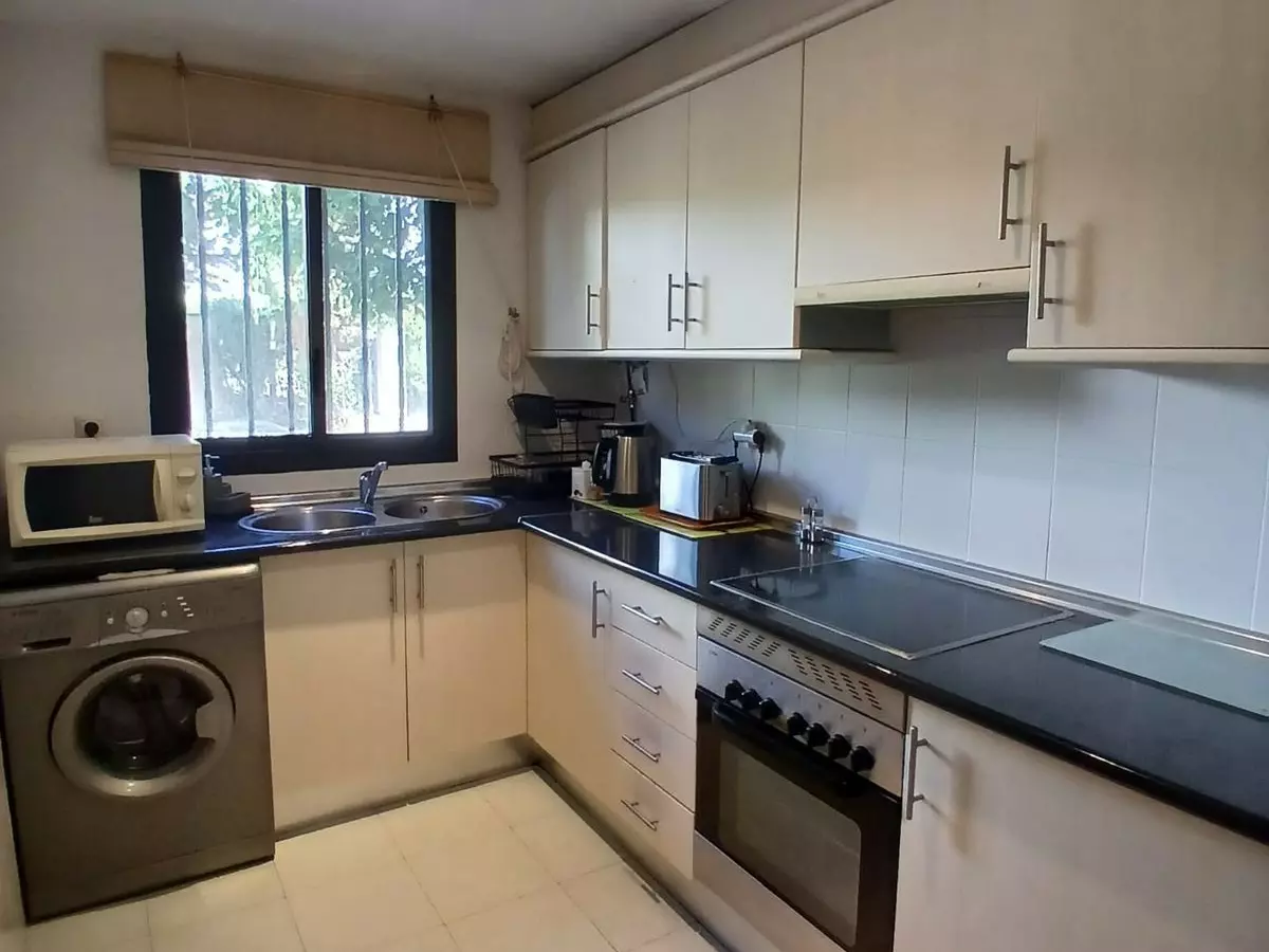 3-bedroom Property In Estepona, Spain (146 M²)