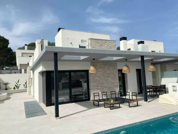 5-bedroom Villa In Torrevieja, Spain (280 M²)