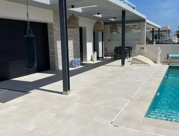 5-bedroom Villa In Torrevieja, Spain (280 M²)