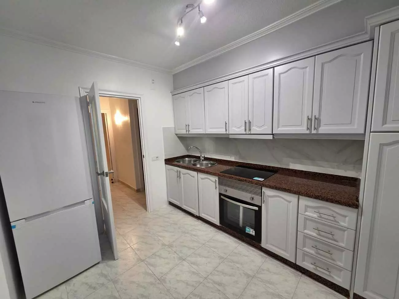 3-bedroom Apartment In Torrevieja, Spain (95 M²)