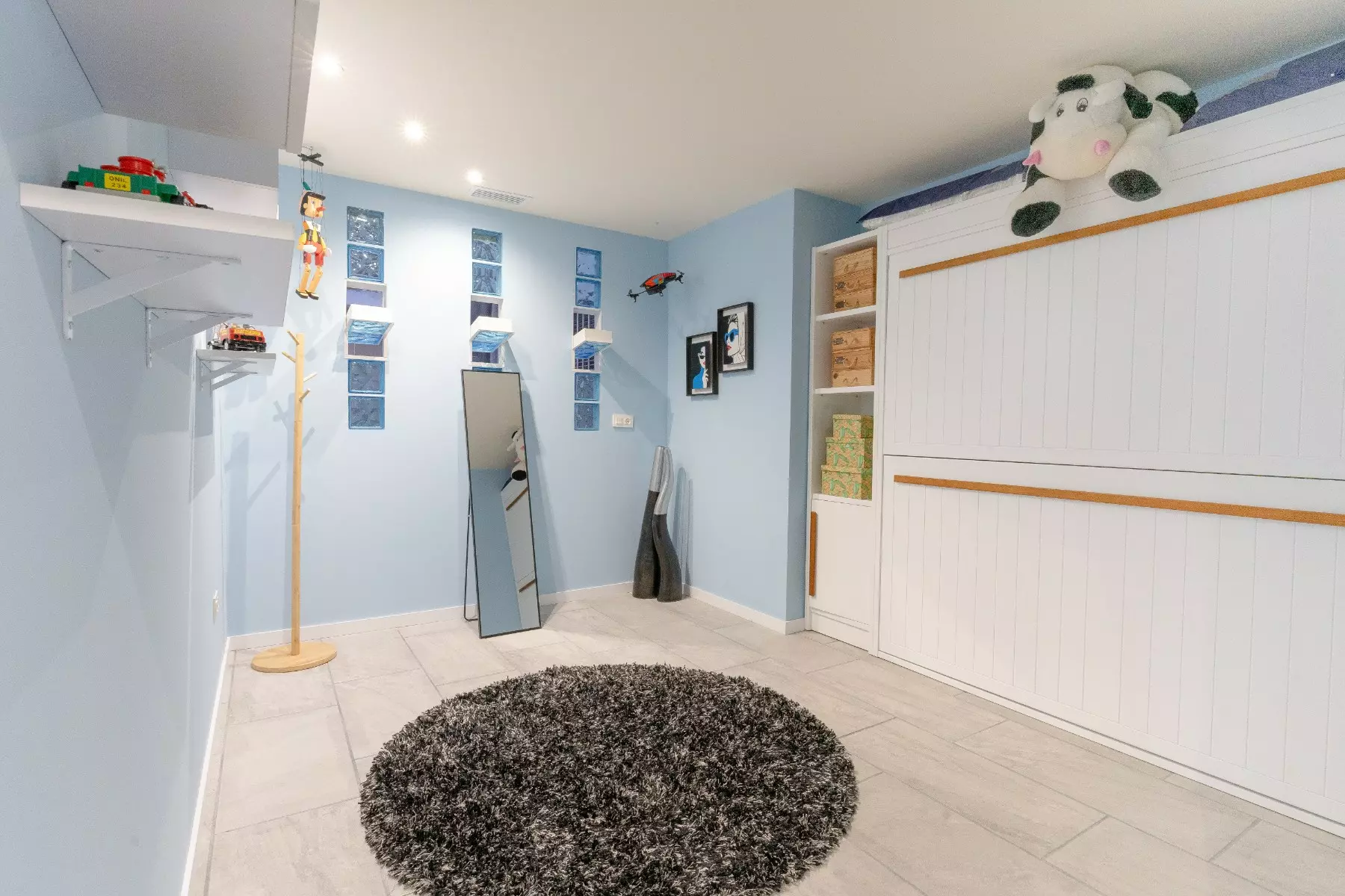 2-bedroom Apartment In Alicante, Spain (200 M²)