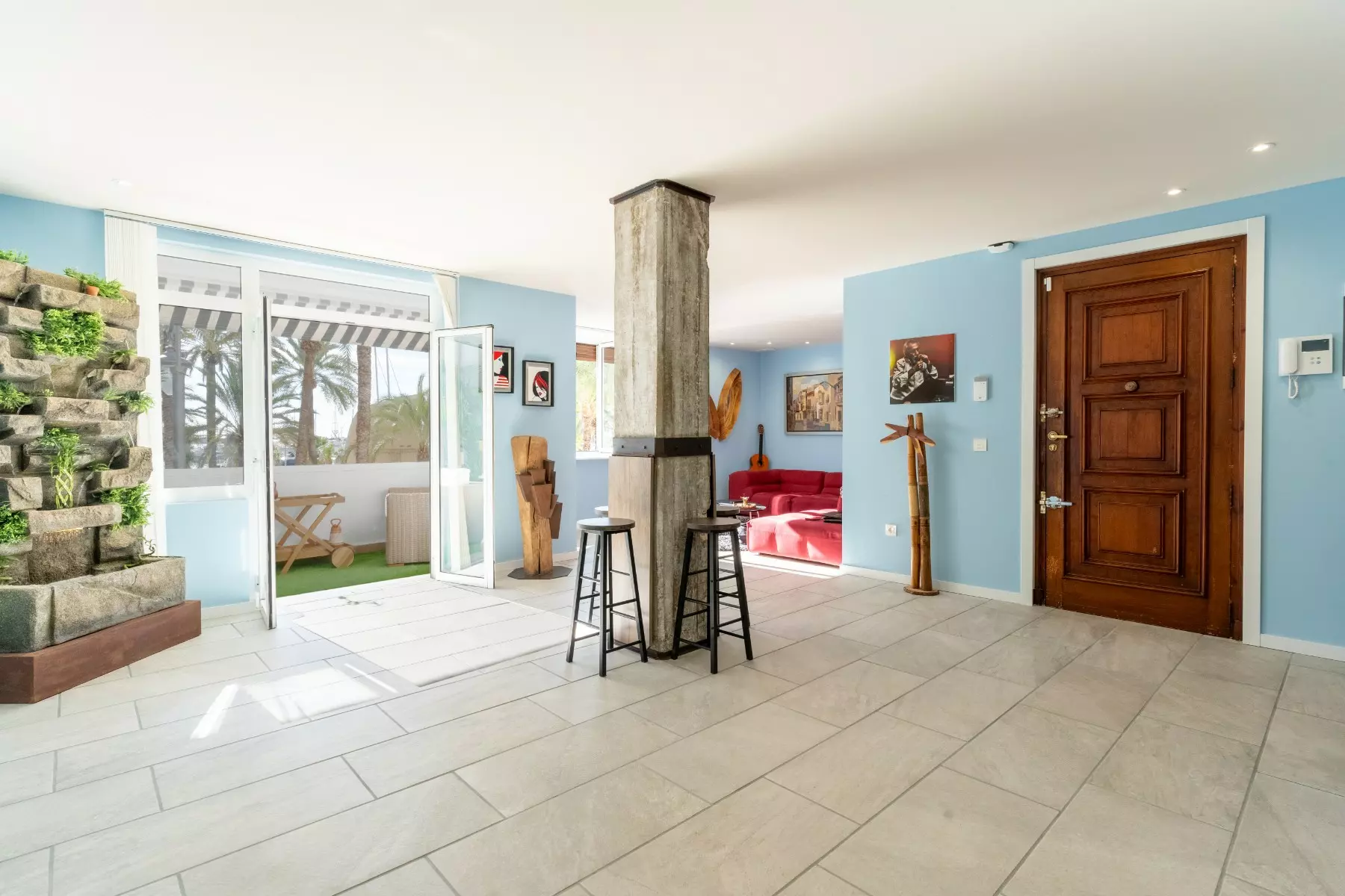 2-bedroom Apartment In Alicante, Spain (200 M²)