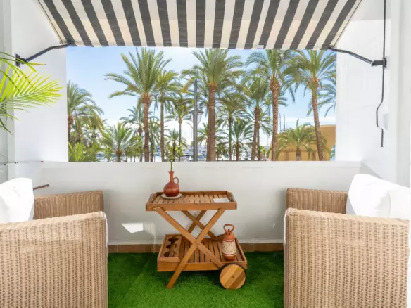 2-bedroom Apartment In Alicante, Spain (200 M²)