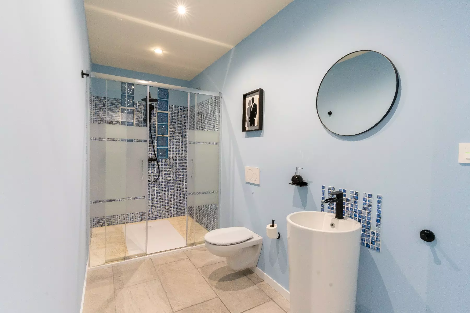 2-bedroom Apartment In Alicante, Spain (200 M²)