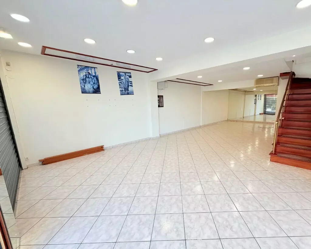 Commercial Property In Paralia, Greece (182 M²)