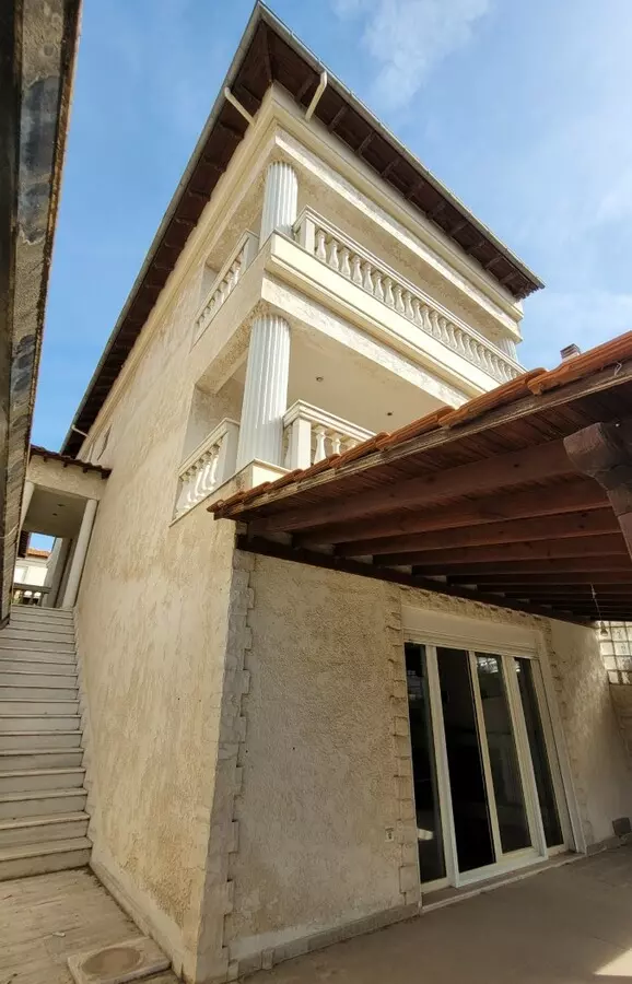 6-bedroom Detached House In Panorama, Greece (271 M²)