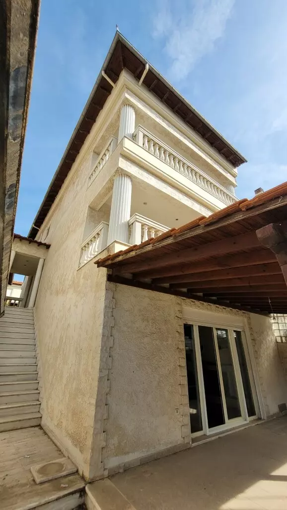6-bedroom Detached House In Panorama, Greece (271 M²)