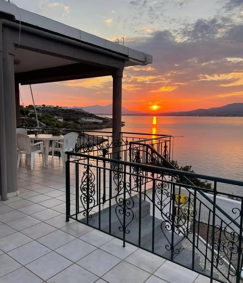 2-bedroom Detached House In Salamina, Greece (95 M²)