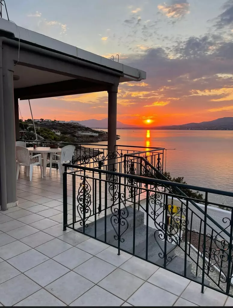 2-bedroom Detached House In Salamina, Greece (95 M²)