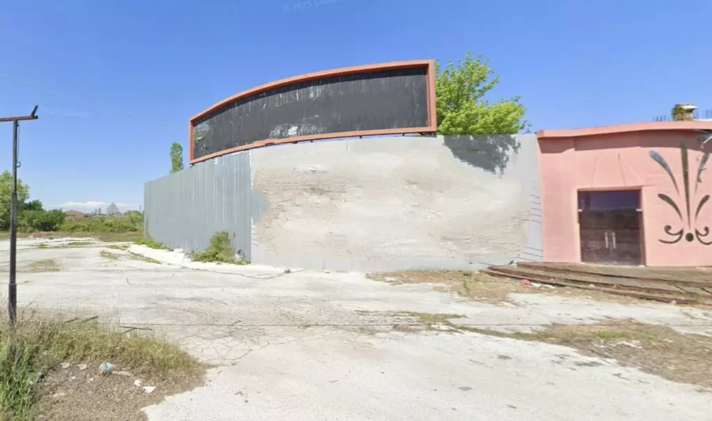 Commercial Property In Paralia, Greece (250 M²)