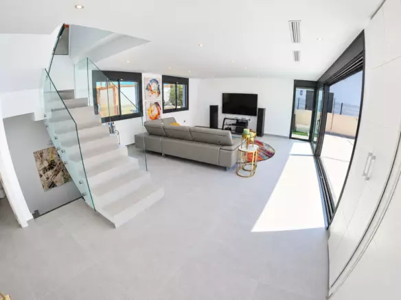 4-bedroom Villa In Algorfa, Spain (126 M²)
