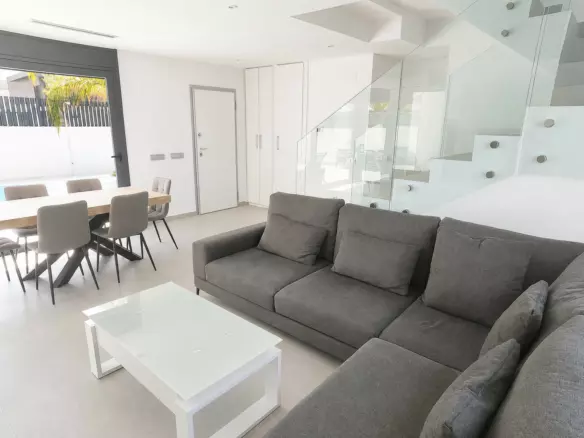 5-bedroom Villa In Algorfa, Spain (200 M²)