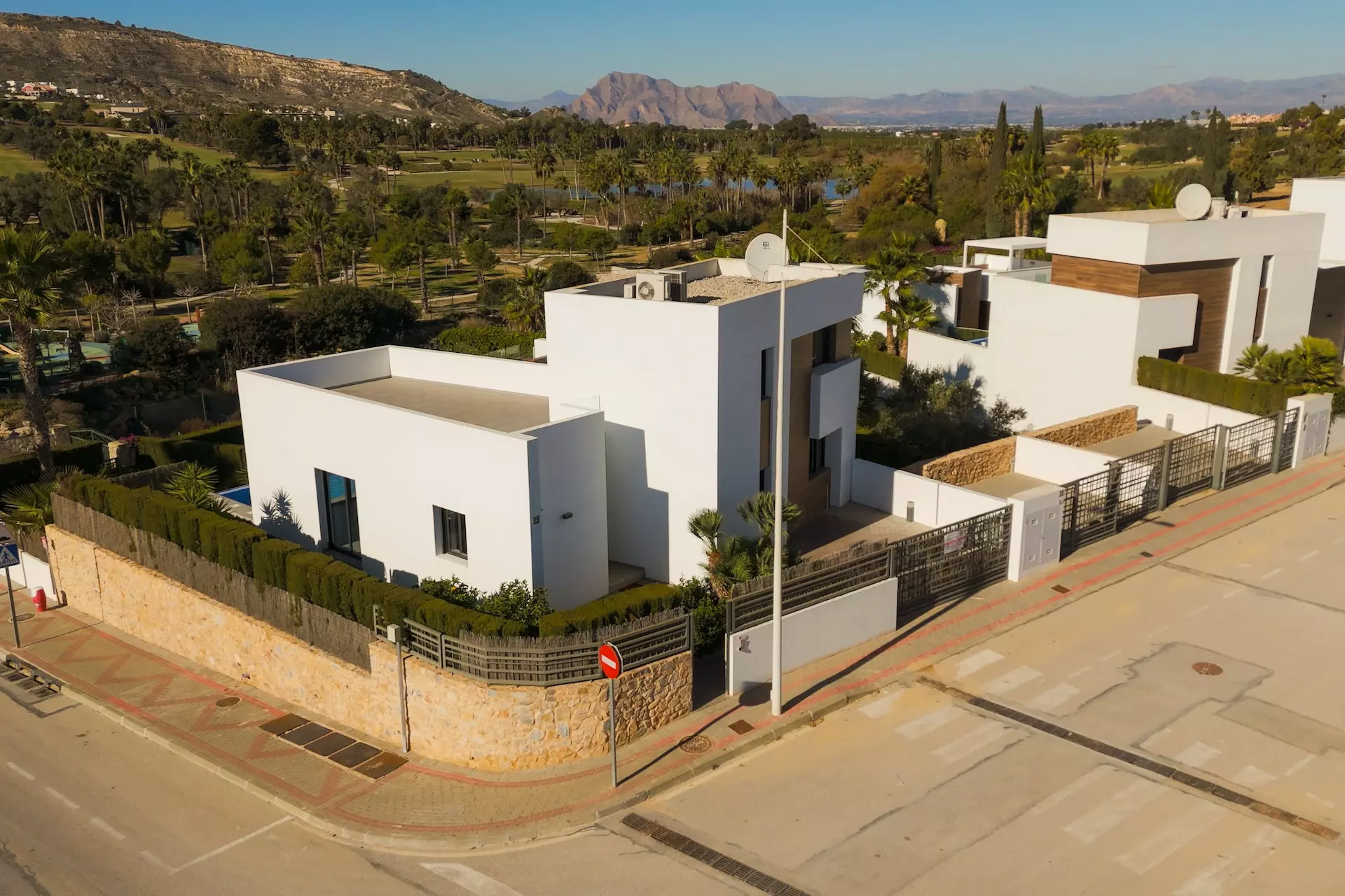 4-bedroom Villa In Algorfa, Spain (300 M²)