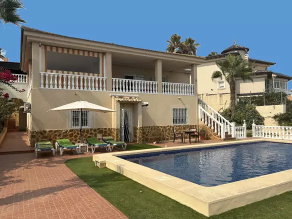 3-bedroom Villa In Algorfa, Spain (200 M²)