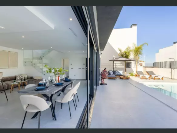 3-bedroom Villa In Algorfa, Spain (150 M²)