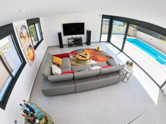 4-bedroom Villa In Algorfa, Spain (126 M²)