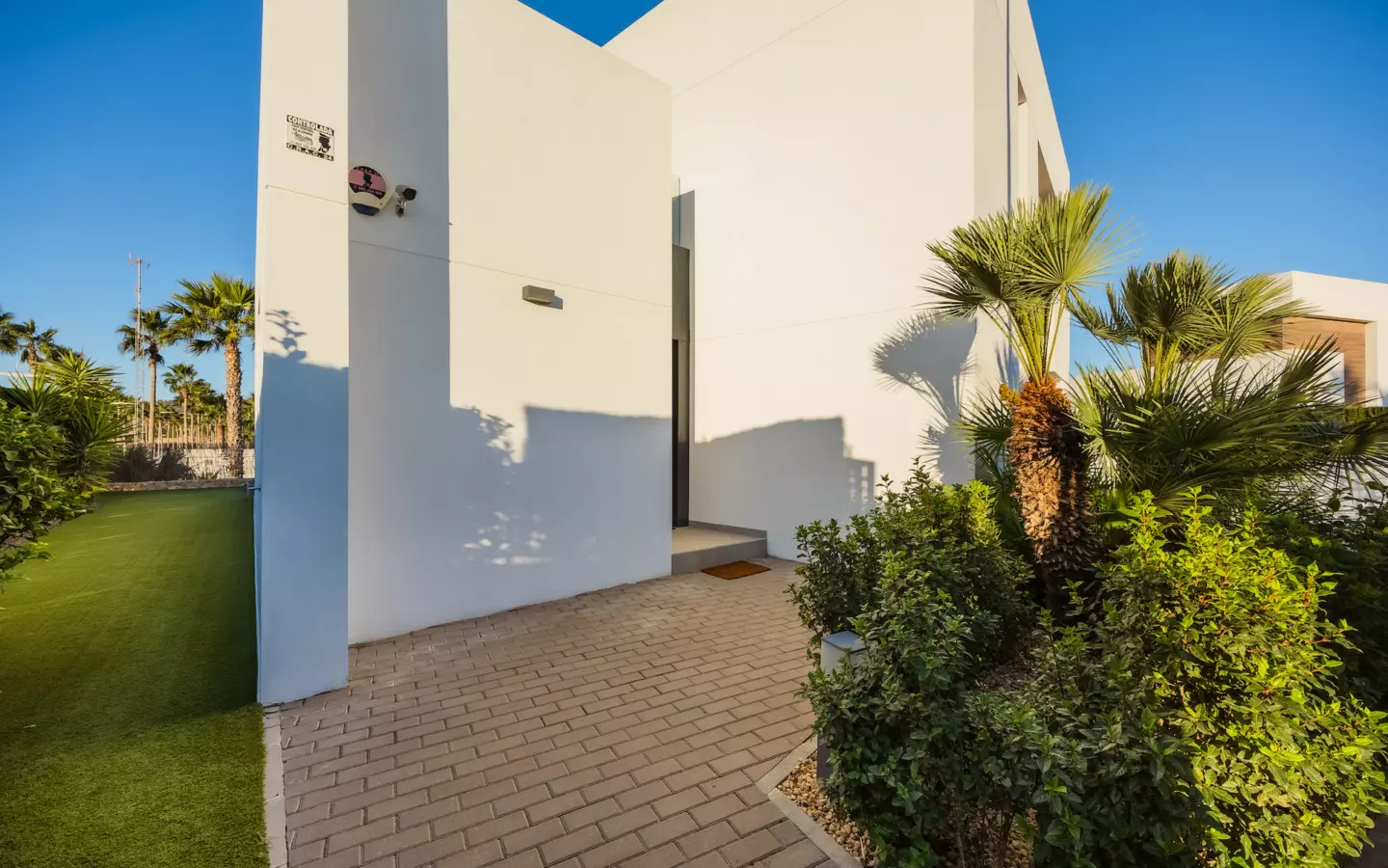 4-bedroom Villa In Algorfa, Spain (300 M²)