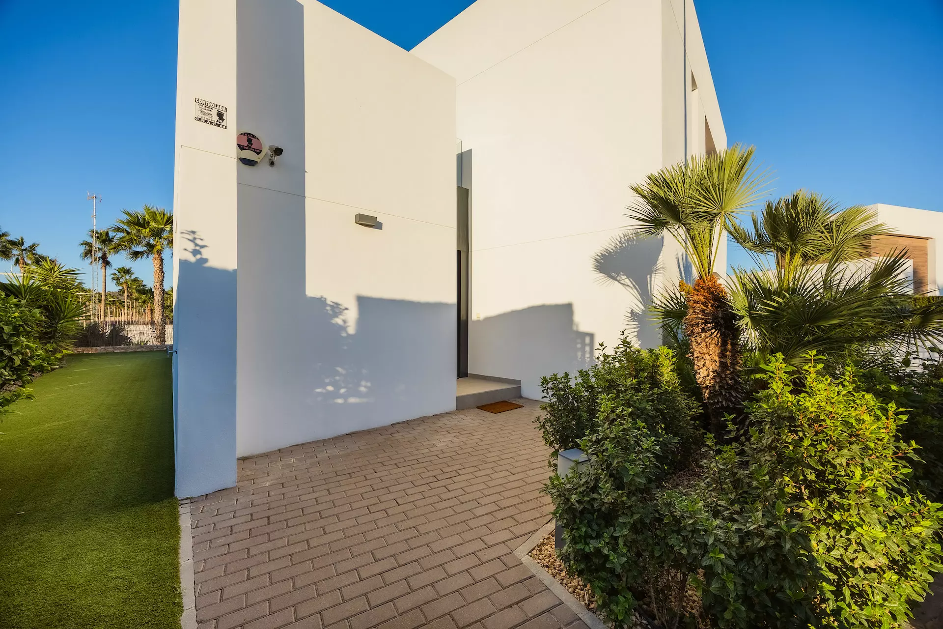 4-bedroom Villa In Algorfa, Spain (300 M²)