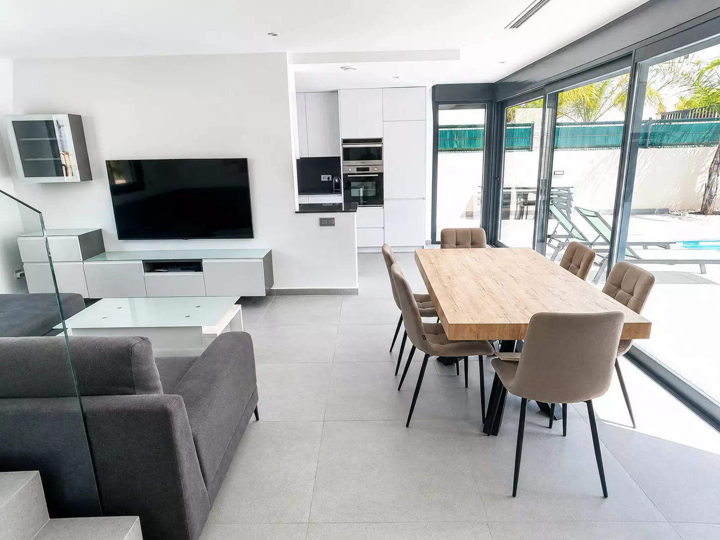 5-bedroom Villa In Algorfa, Spain (200 M²)