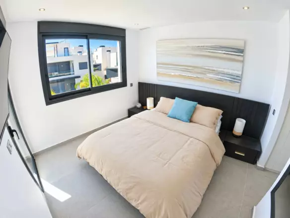 4-bedroom Villa In Algorfa, Spain (126 M²)