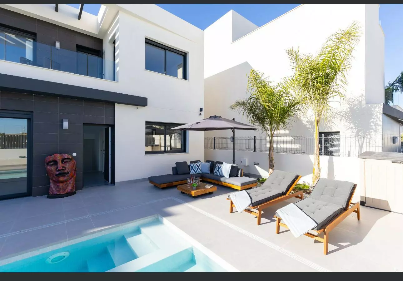 3-bedroom Villa In Algorfa, Spain (150 M²)