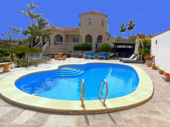 5-bedroom Villa In Almoradi, Spain (375 M²)