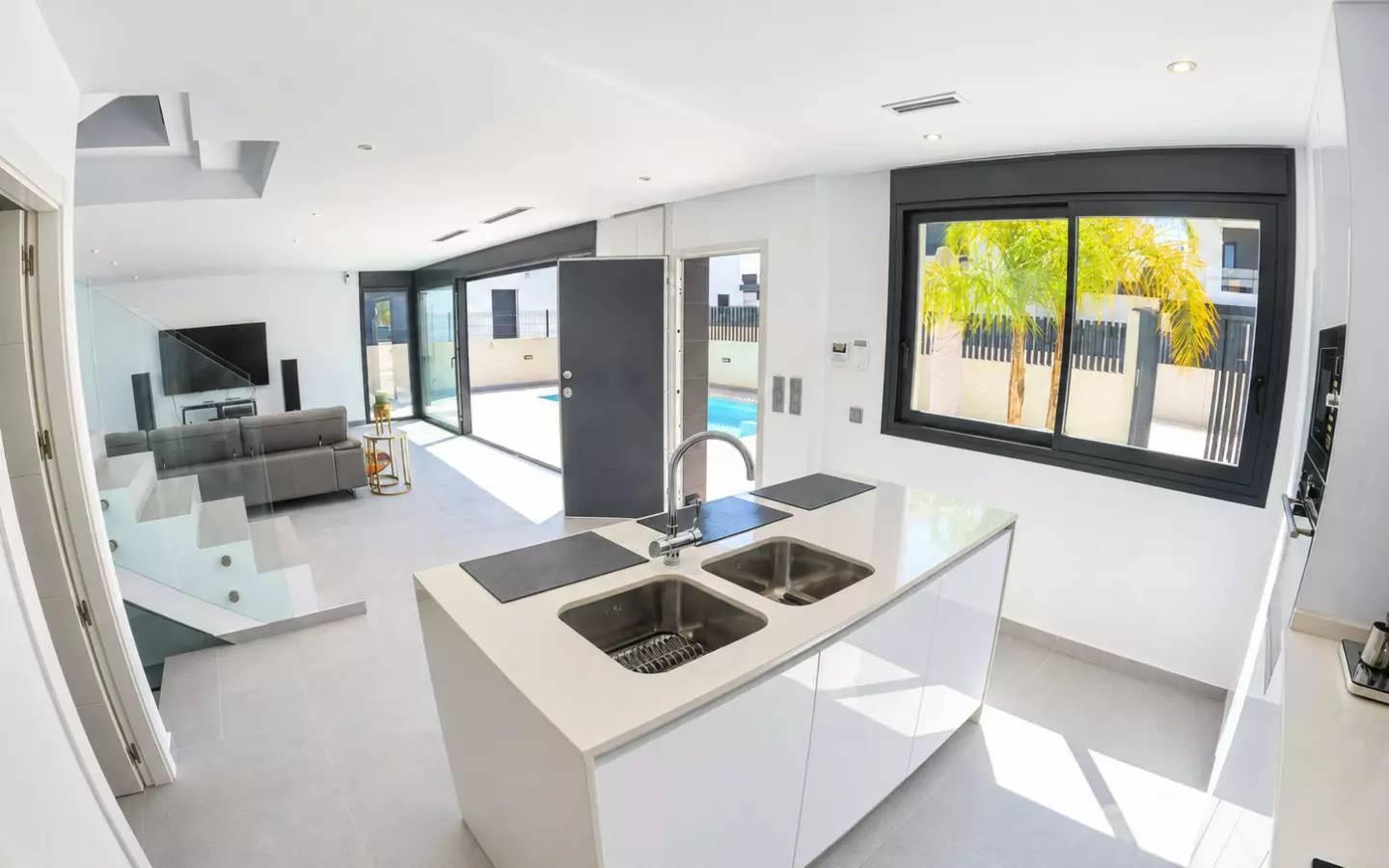 4-bedroom Villa In Algorfa, Spain (126 M²)