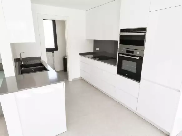5-bedroom Villa In Algorfa, Spain (200 M²)