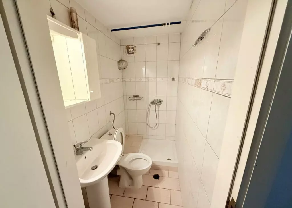 Commercial Property In Paralia, Greece (182 M²)