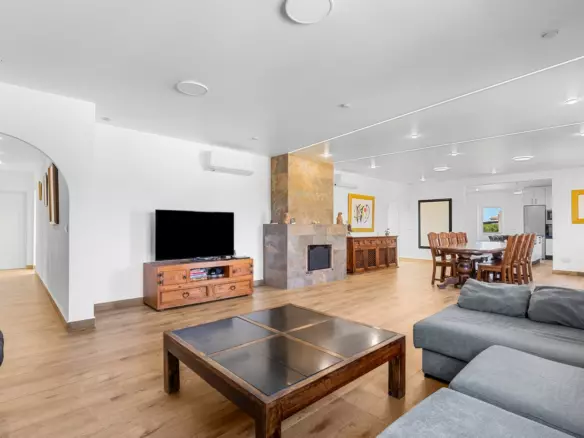 6-bedroom Villa In Los Montesinos, Spain (340 M²)