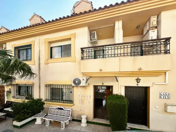 3-bedroom Townhouse In Orihuela Costa, Spain (101 M²)