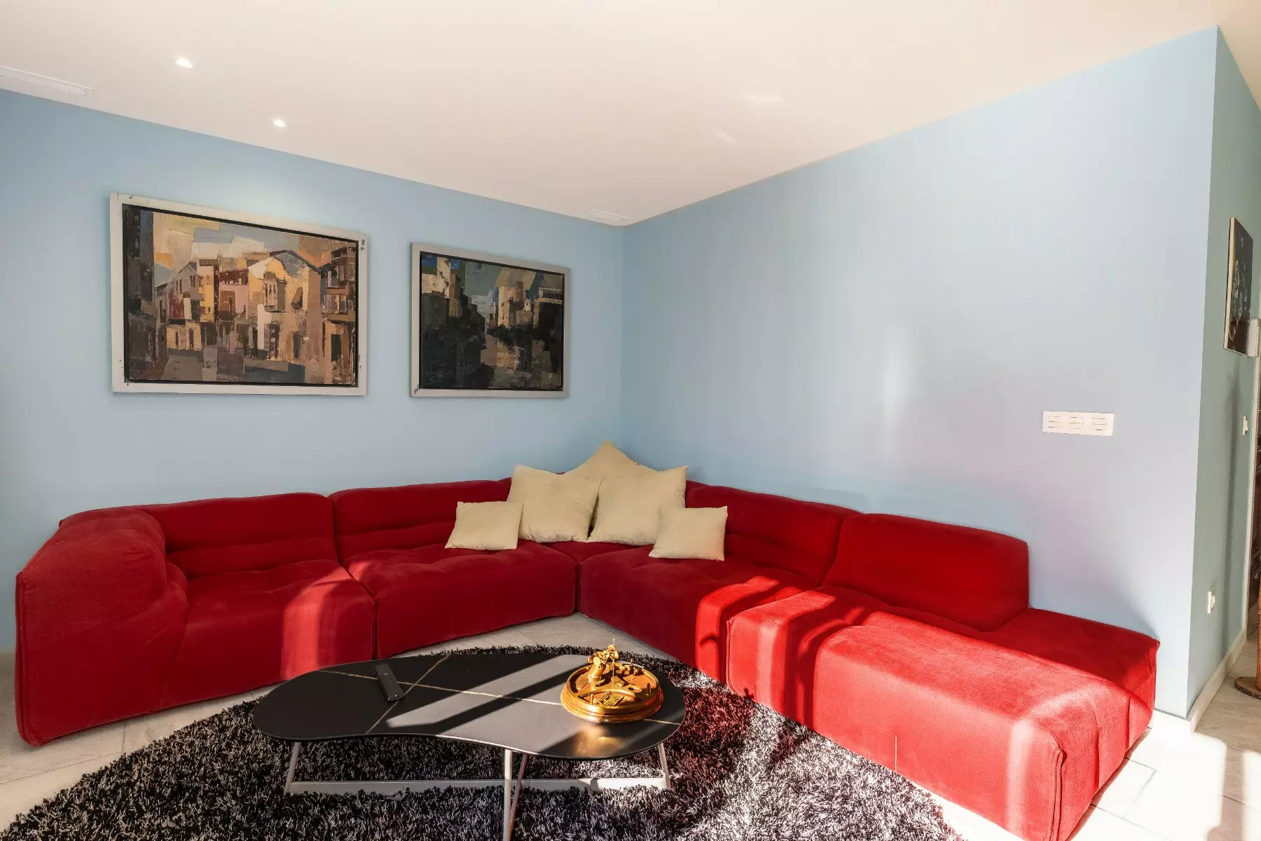 2-bedroom Apartment In Alicante, Spain (200 M²)