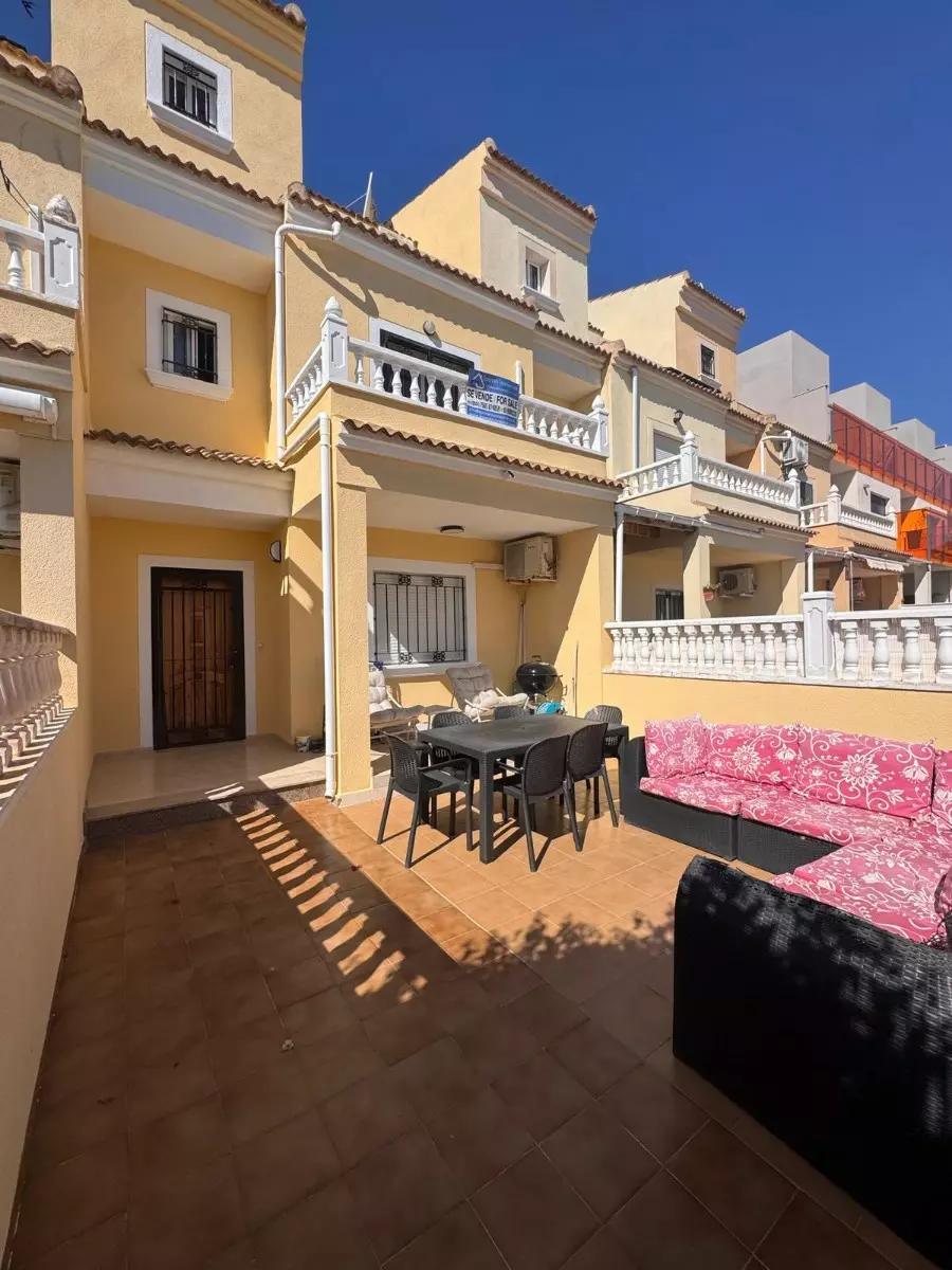 3-bedroom Town House In Pilar De La Horadada, Spain (140 M²)