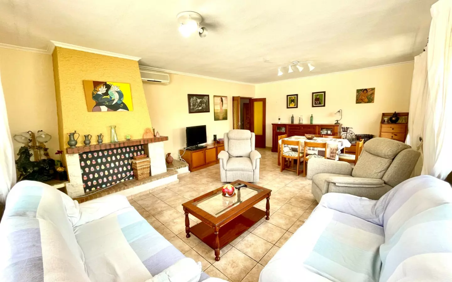 4-bedroom Villa In Benijofar, Spain (300 M²)